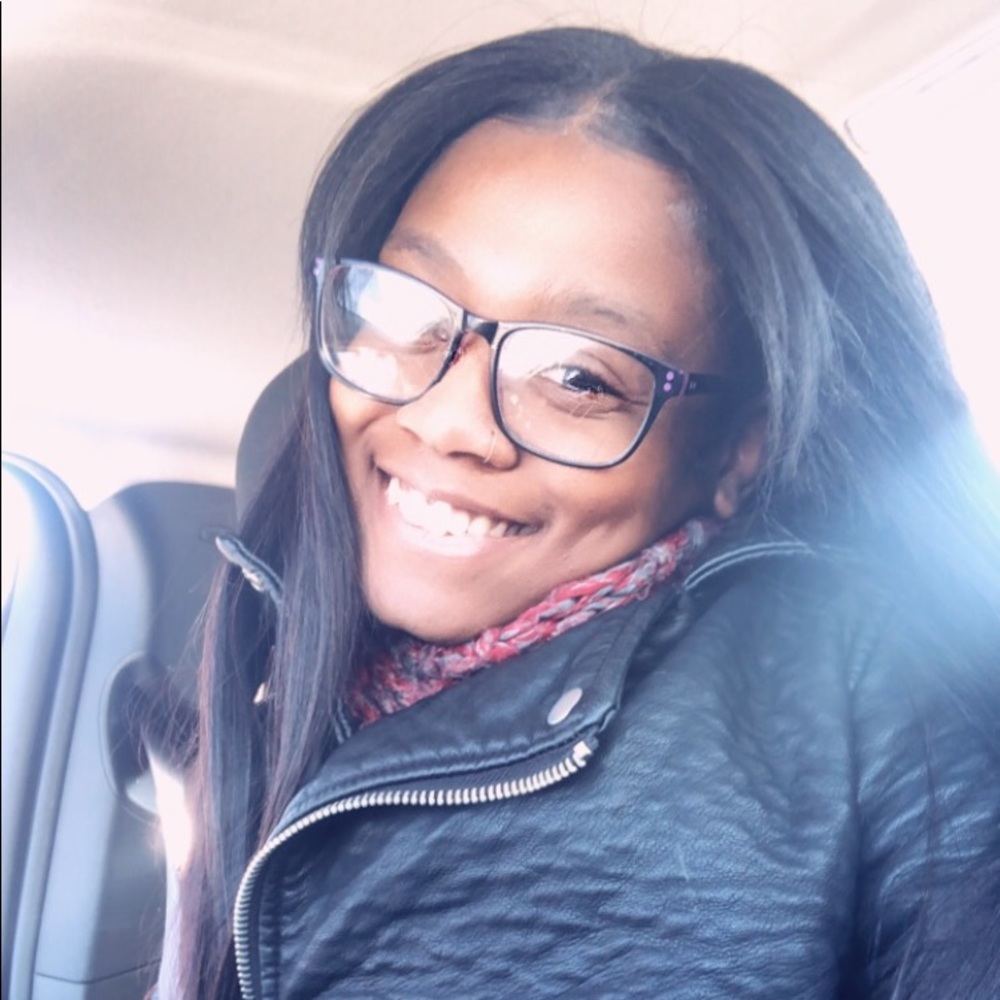 Meet your Posher, Takira